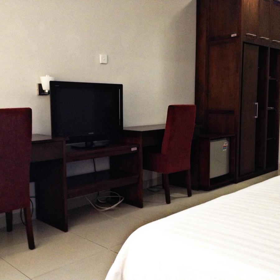 Greensa Inn Surabaya Kültér fotó