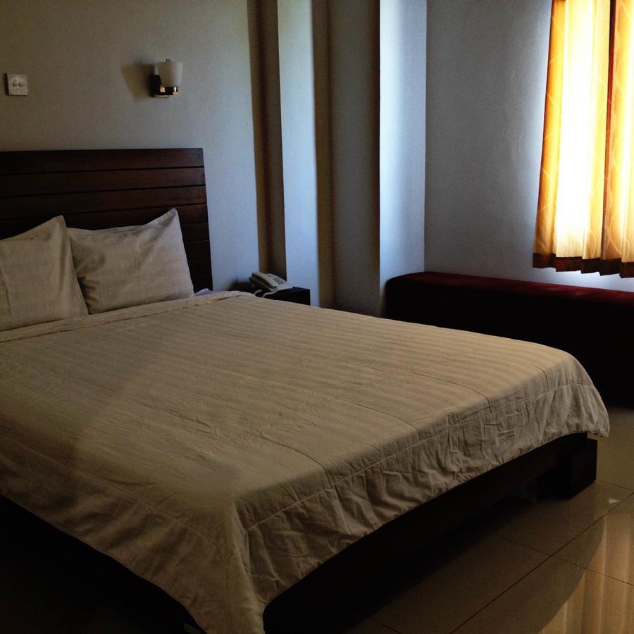 Greensa Inn Surabaya Kültér fotó