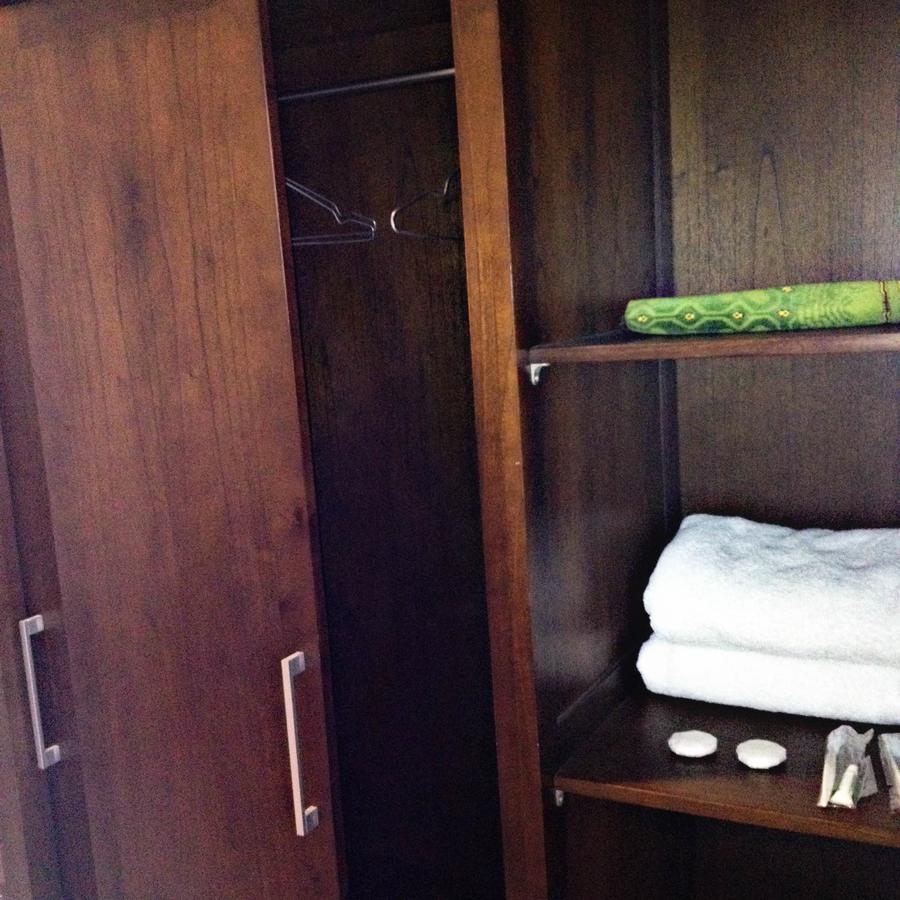 Greensa Inn Surabaya Kültér fotó