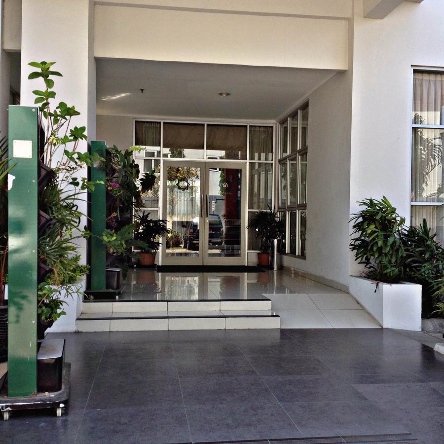 Greensa Inn Surabaya Kültér fotó