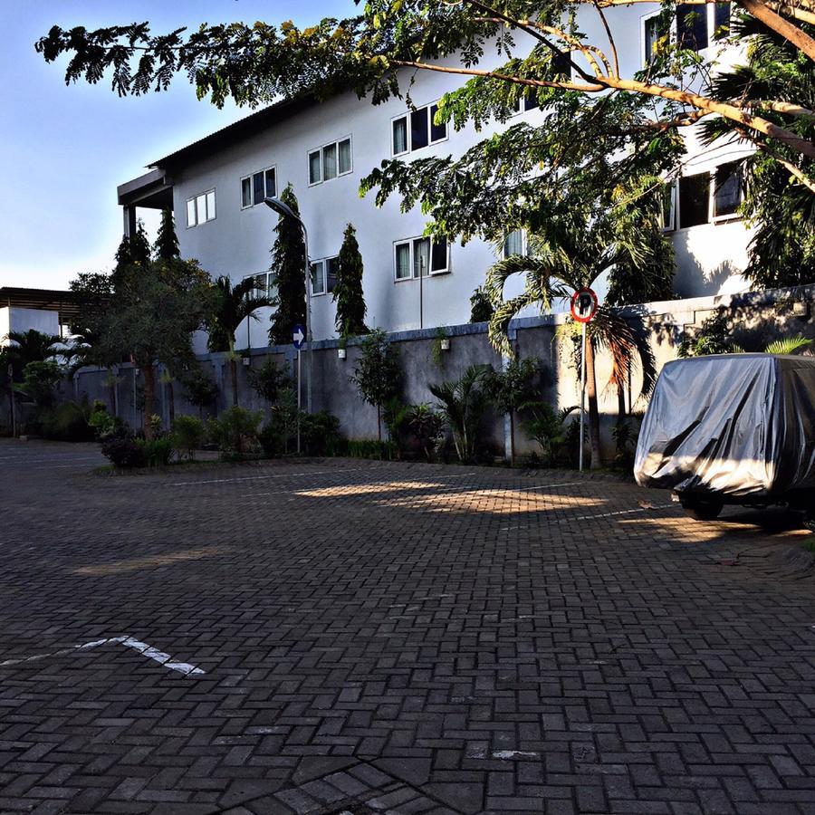 Greensa Inn Surabaya Kültér fotó